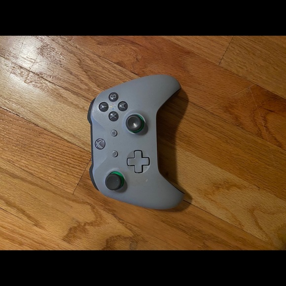 Xbox One Bundle (Discount!) - Picture 3 of 7